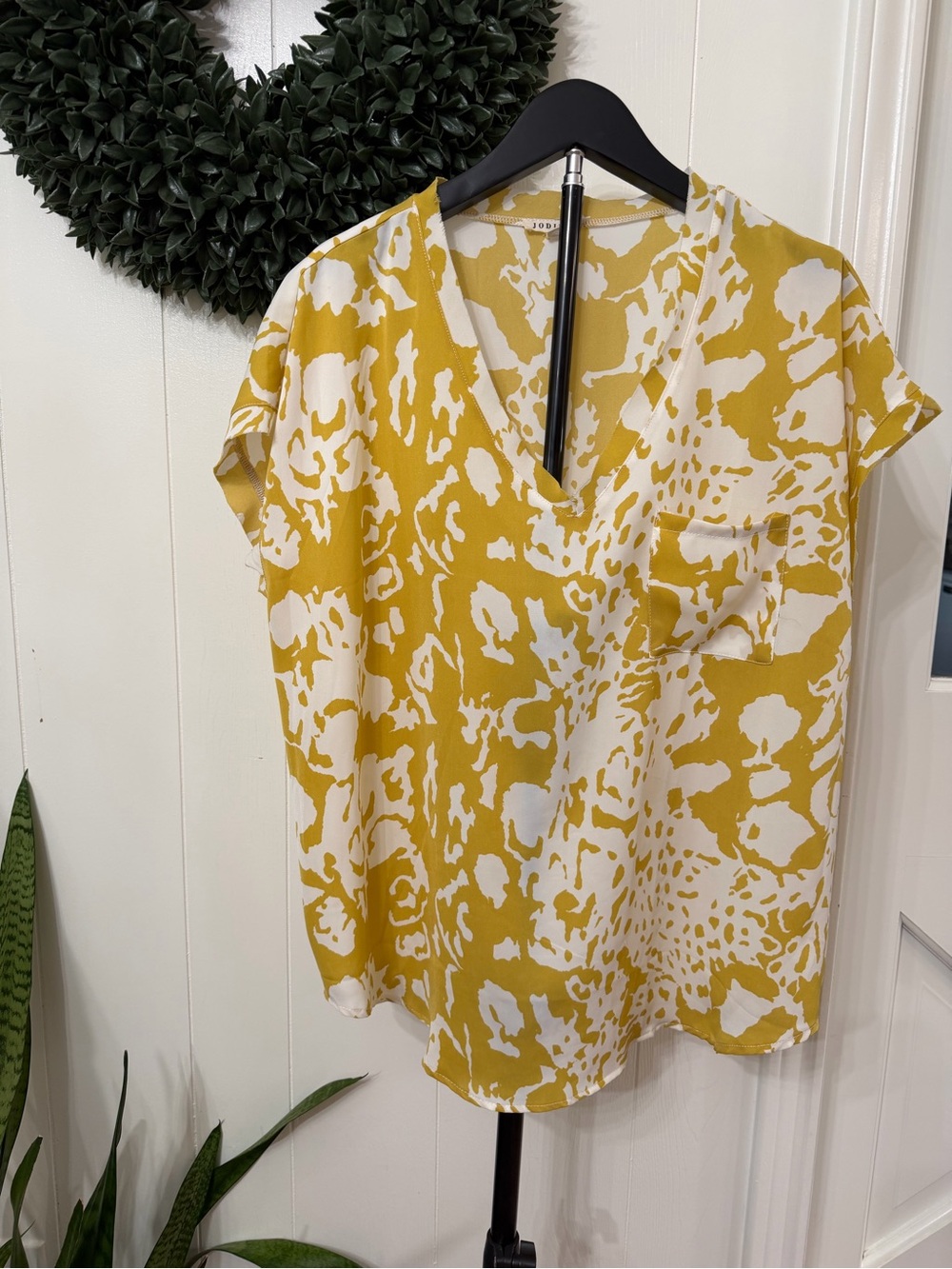 Jodifl cool summer top.